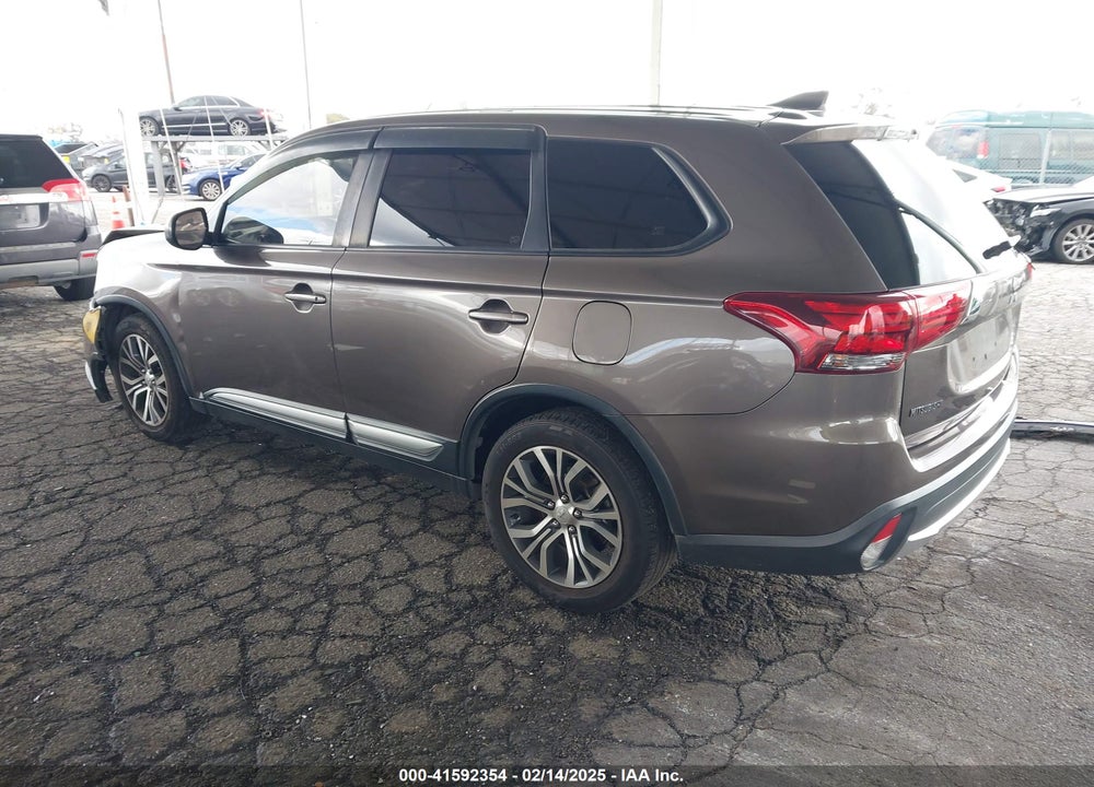 2017 MITSUBISHI OUTLANDER ES VIN: JA4AD2A31HZ064434
