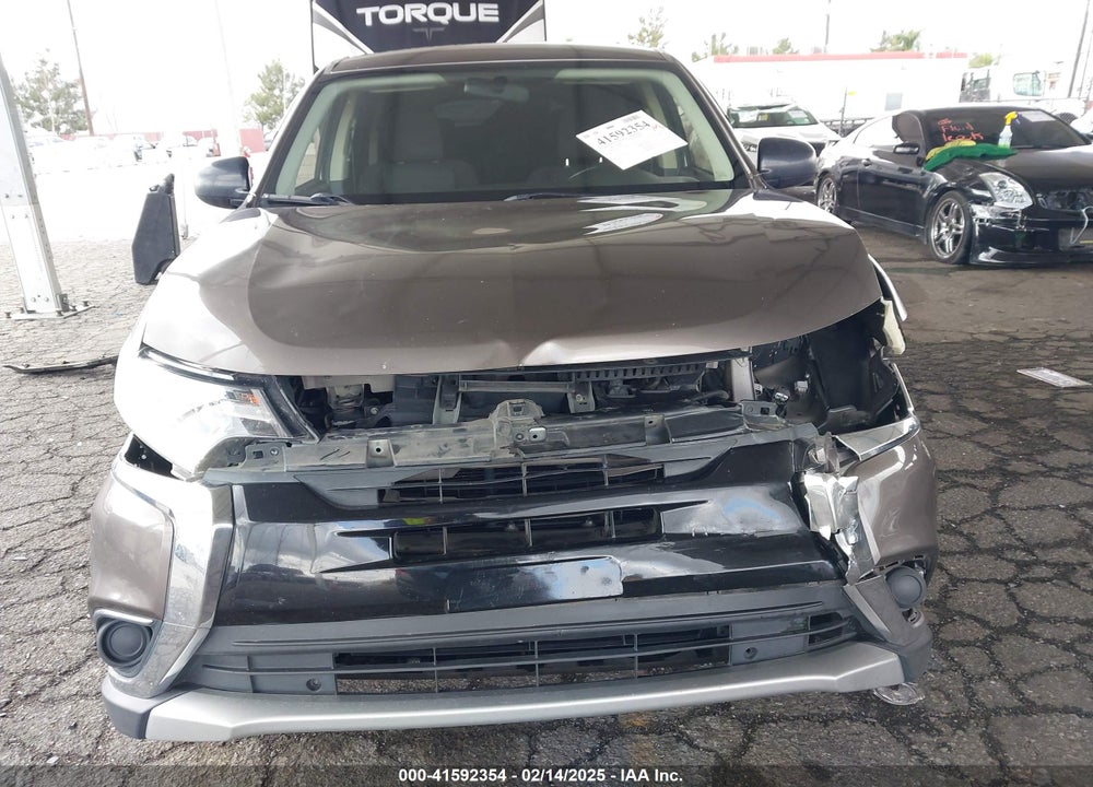 2017 MITSUBISHI OUTLANDER ES VIN: JA4AD2A31HZ064434