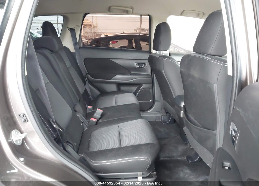 2017 MITSUBISHI OUTLANDER ES VIN: JA4AD2A31HZ064434