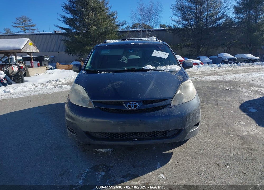 2010 TOYOTA SIENNA XLE VIN: 5TDDK4CC9AS028449
