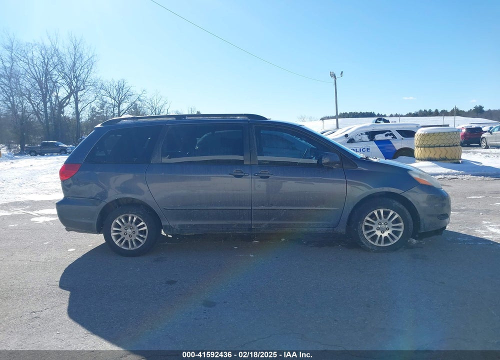 2010 TOYOTA SIENNA XLE VIN: 5TDDK4CC9AS028449