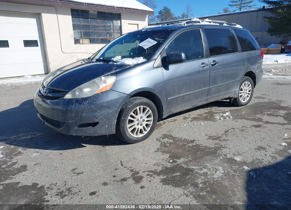 2010 TOYOTA SIENNA XLE VIN: 5TDDK4CC9AS028449