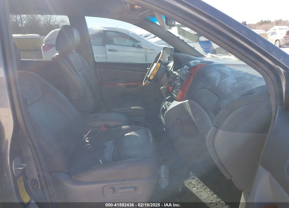 2010 TOYOTA SIENNA XLE VIN: 5TDDK4CC9AS028449