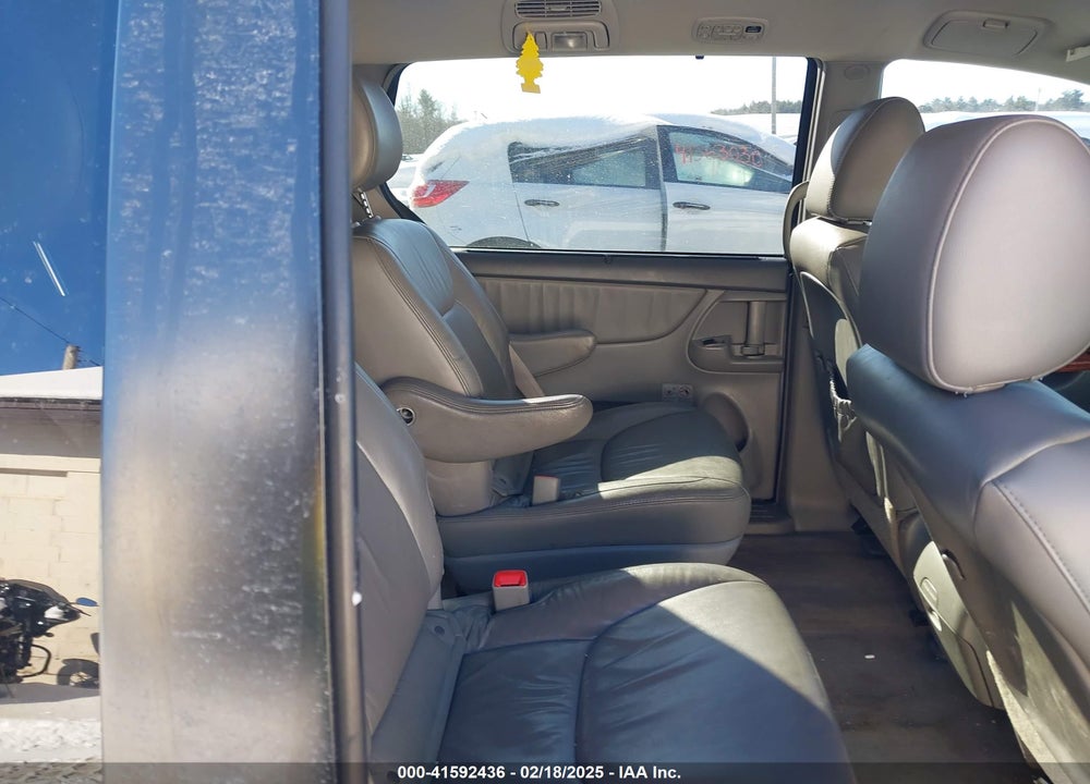 2010 TOYOTA SIENNA XLE VIN: 5TDDK4CC9AS028449