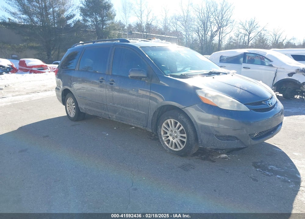 2010 TOYOTA SIENNA XLE VIN: 5TDDK4CC9AS028449