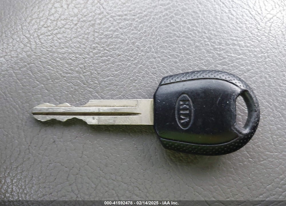 2006 KIA SORENTO EX/LX VIN: KNDJC733565530552