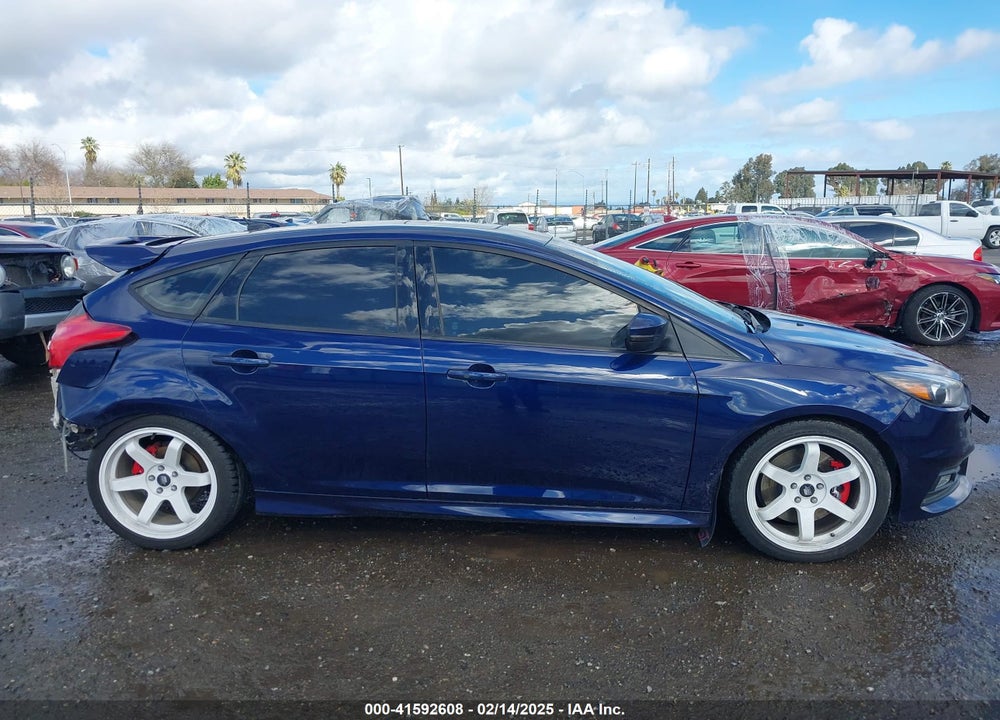 2017 FORD FOCUS VIN: 1FADP3L9XHL235921