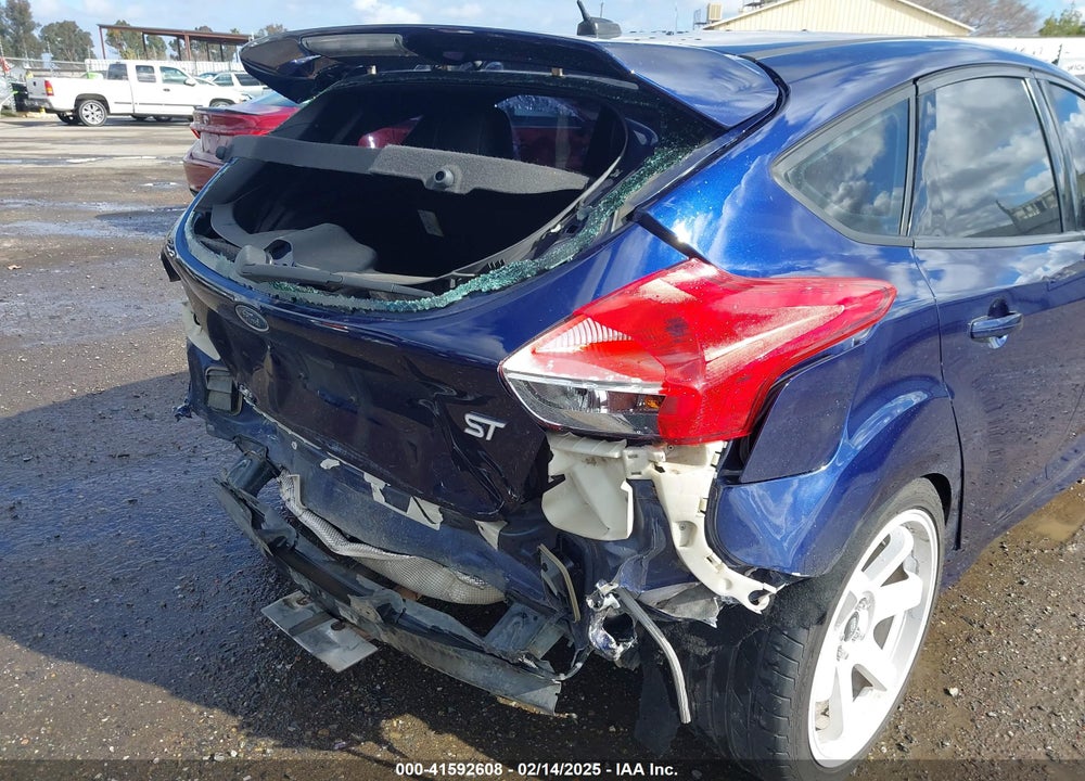 2017 FORD FOCUS VIN: 1FADP3L9XHL235921