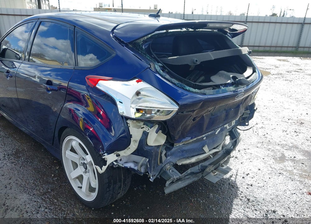 2017 FORD FOCUS VIN: 1FADP3L9XHL235921