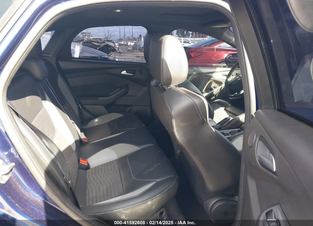2017 FORD FOCUS VIN: 1FADP3L9XHL235921