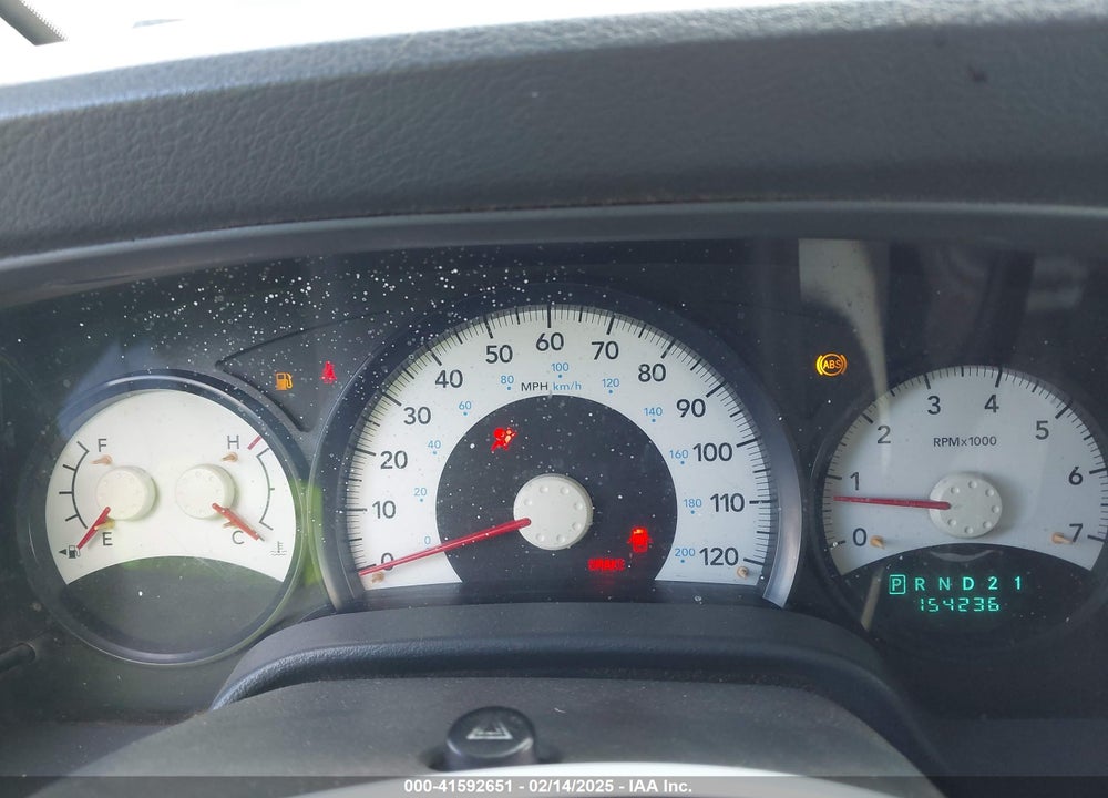 2006 DODGE DURANGO SXT VIN: 1D4HD38N16F140110