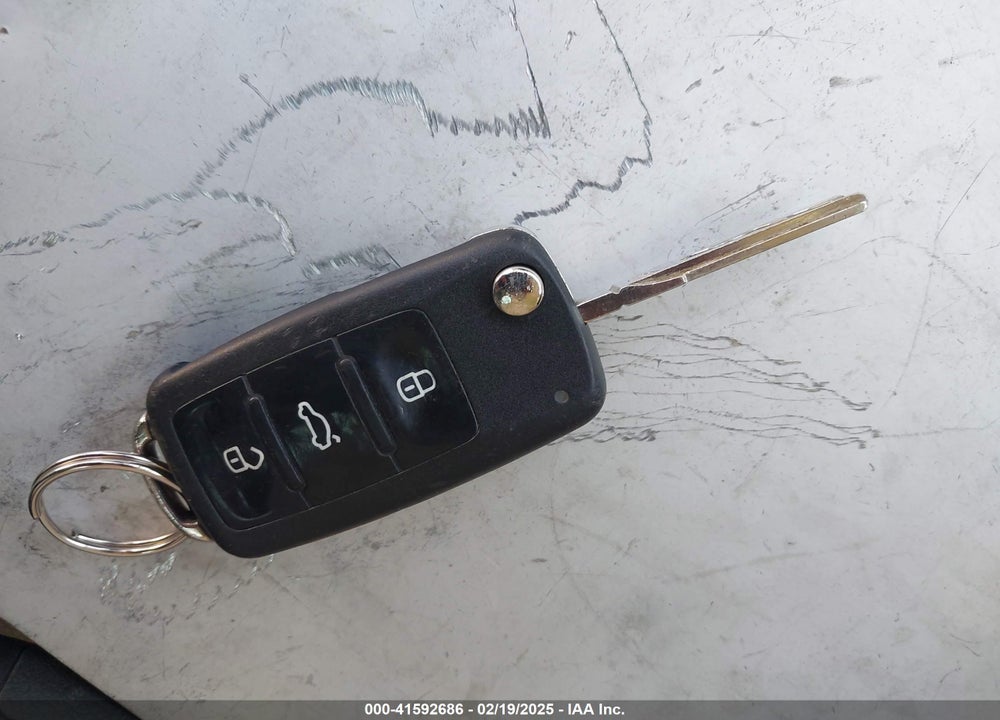 2012 VOLKSWAGEN JETTA VIN: 3VWDP7AJ9CM320803