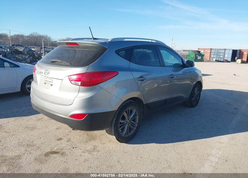 2015 HYUNDAI TUCSON SE VIN: KM8JU3AG4FU073309