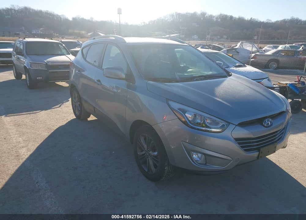 2015 HYUNDAI TUCSON SE VIN: KM8JU3AG4FU073309