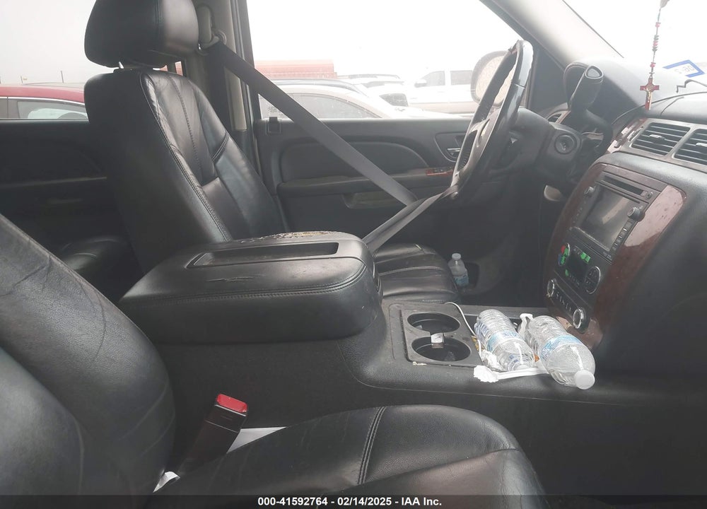 2011 CHEVROLET TAHOE LT VIN: 1GNSCBE01BR197836