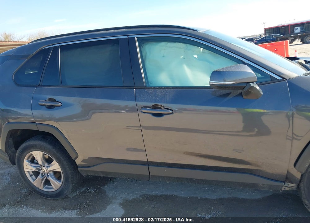 2024 TOYOTA RAV4 XLE VIN: 2T3W1RFV8RW304667