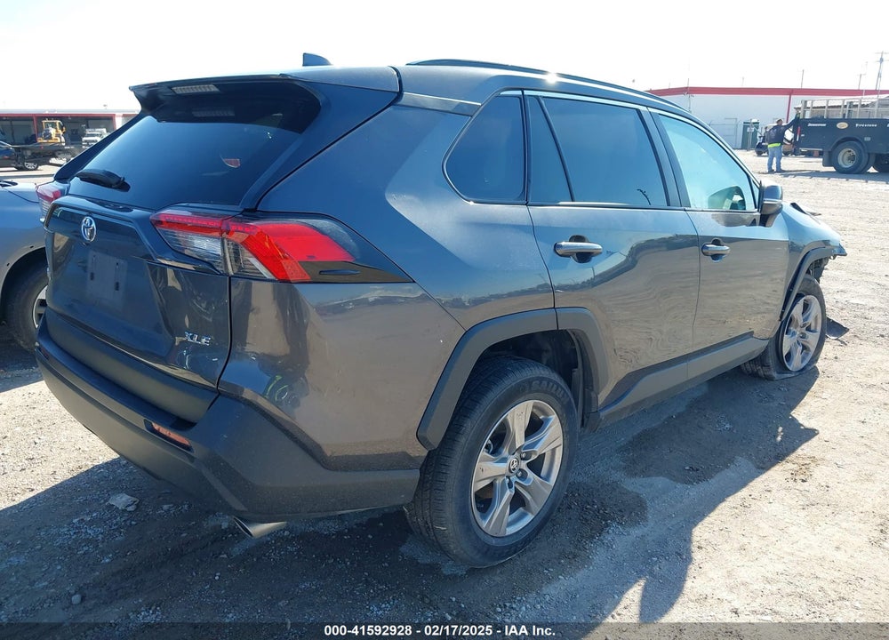 2024 TOYOTA RAV4 XLE VIN: 2T3W1RFV8RW304667