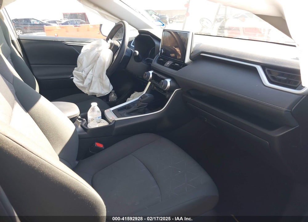 2024 TOYOTA RAV4 XLE VIN: 2T3W1RFV8RW304667