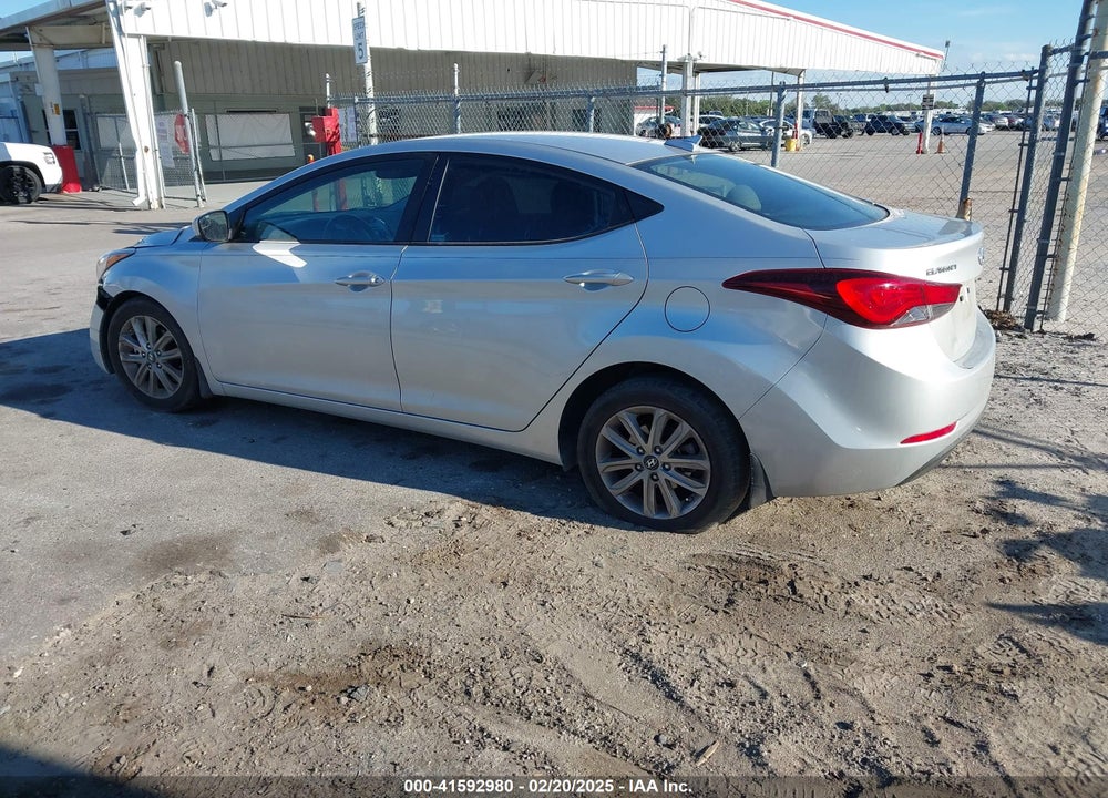 2016 HYUNDAI ELANTRA VIN: 5NPDH4AE1GH762486