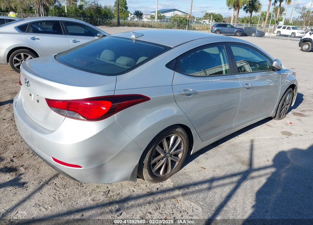 2016 HYUNDAI ELANTRA VIN: 5NPDH4AE1GH762486