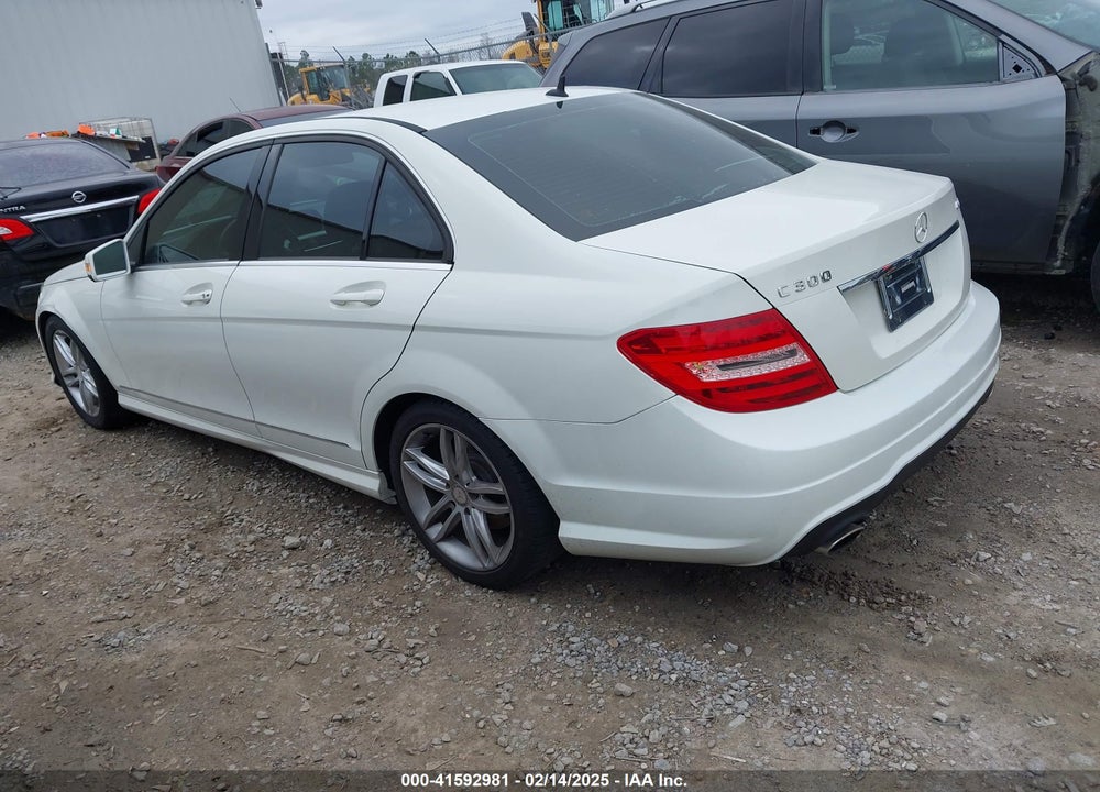 2012 MERCEDES-BENZ C 300 LUXURY 4MATIC/SPORT 4MATIC VIN: WDDGF8BB4CR200850