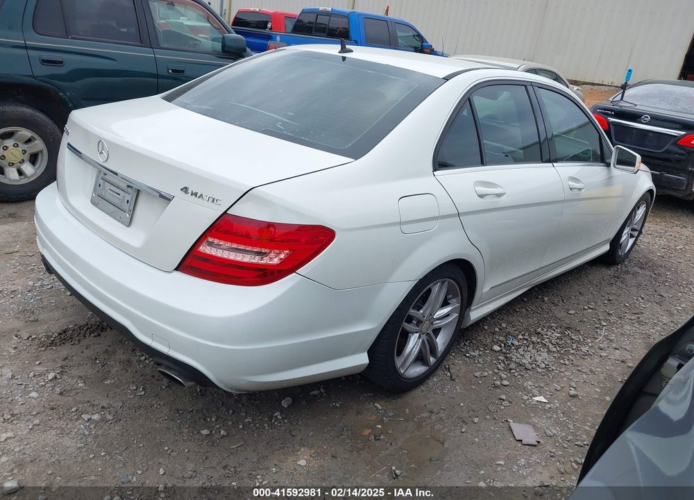 2012 MERCEDES-BENZ C 300 LUXURY 4MATIC/SPORT 4MATIC VIN: WDDGF8BB4CR200850