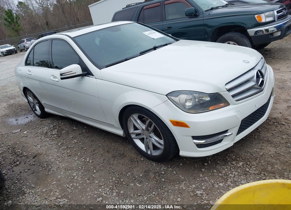 2012 MERCEDES-BENZ C 300 LUXURY 4MATIC/SPORT 4MATIC VIN: WDDGF8BB4CR200850