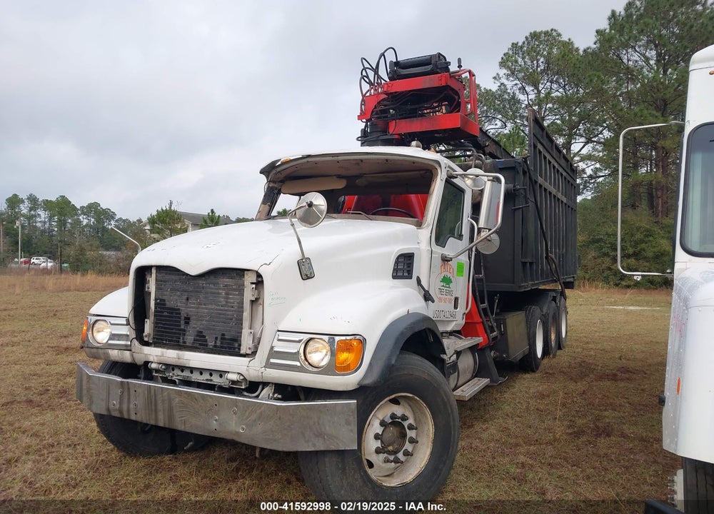 2006 MACK CV713 CV700 VIN: 1M2AG11C26M031066