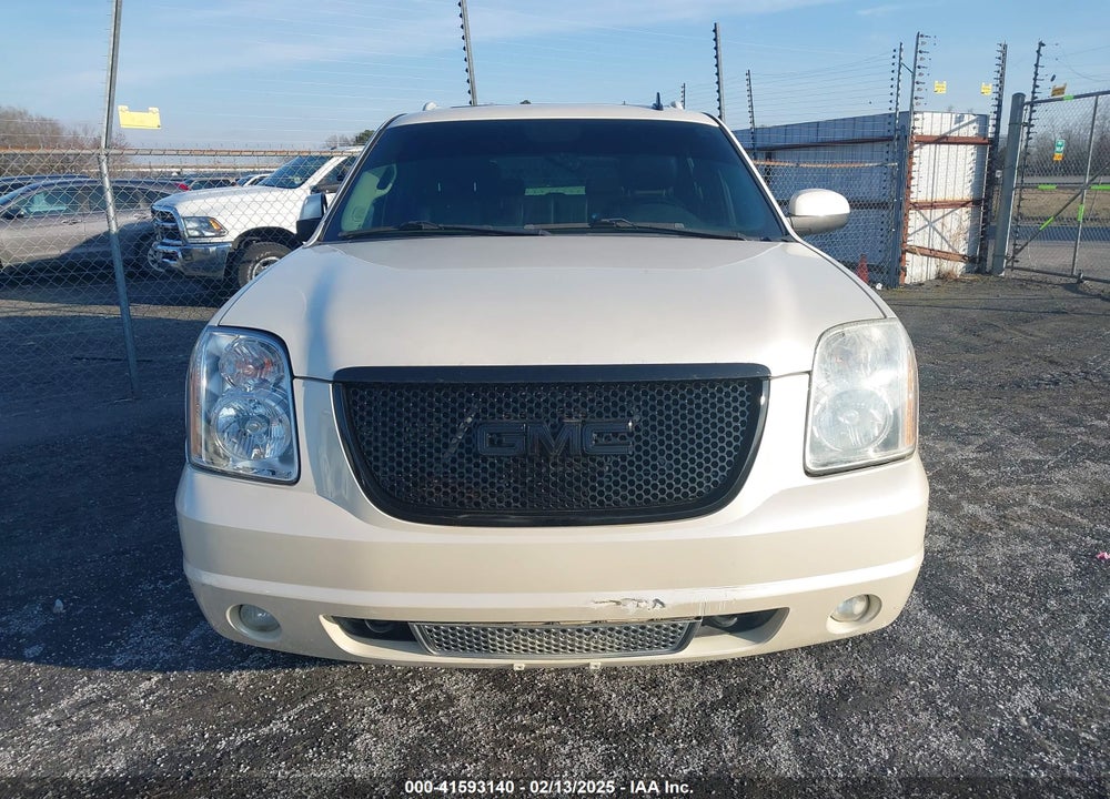 2011 GMC YUKON XL 1500 DENALI VIN: 1GKS2MEF5BR370760