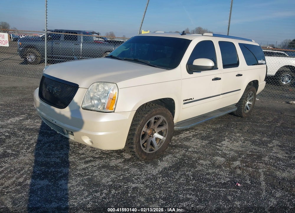 2011 GMC YUKON XL 1500 DENALI VIN: 1GKS2MEF5BR370760