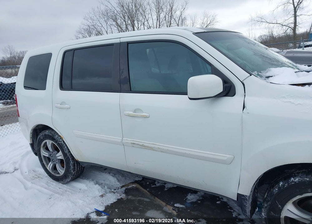 2015 HONDA PILOT SE VIN: 5FNYF4H37FB043882