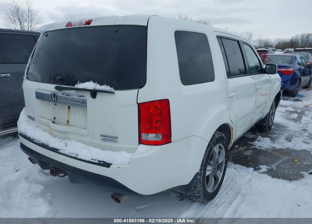 2015 HONDA PILOT SE VIN: 5FNYF4H37FB043882