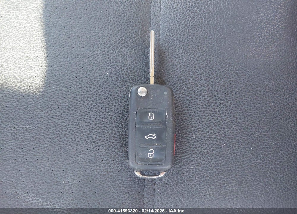 2011 VOLKSWAGEN JETTA 2.5L SE VIN: 3VWDX7AJ4BM103075