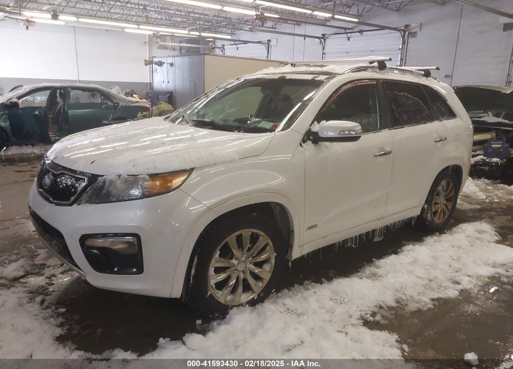 2011 KIA SORENTO SX V6 VIN: 5XYKWDA21BG100037