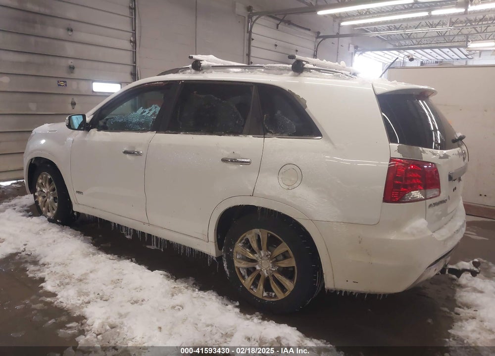 2011 KIA SORENTO SX V6 VIN: 5XYKWDA21BG100037