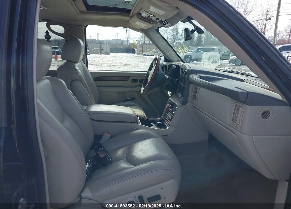2005 CADILLAC ESCALADE STANDARD VIN: 1GYEK63N15R138282