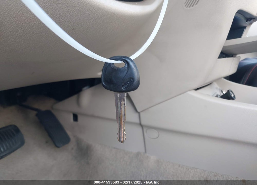 2008 HYUNDAI ELANTRA VIN: KMHDU46D08U305831