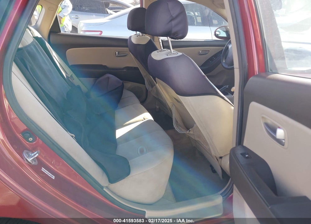 2008 HYUNDAI ELANTRA VIN: KMHDU46D08U305831