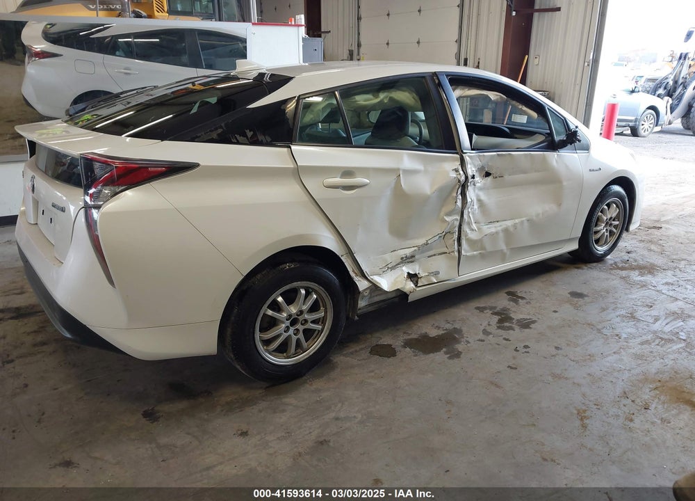 2017 TOYOTA PRIUS VIN: JTDKBRFU0H3033334