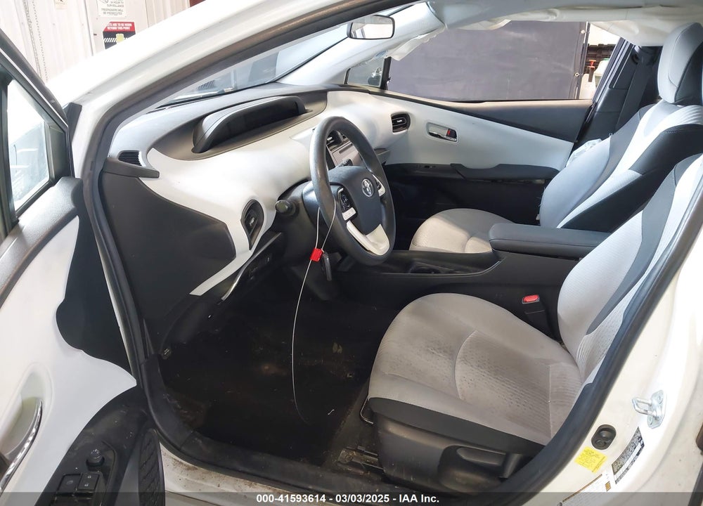 2017 TOYOTA PRIUS VIN: JTDKBRFU0H3033334
