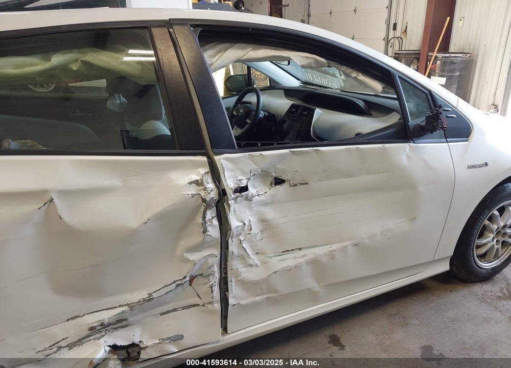 2017 TOYOTA PRIUS VIN: JTDKBRFU0H3033334