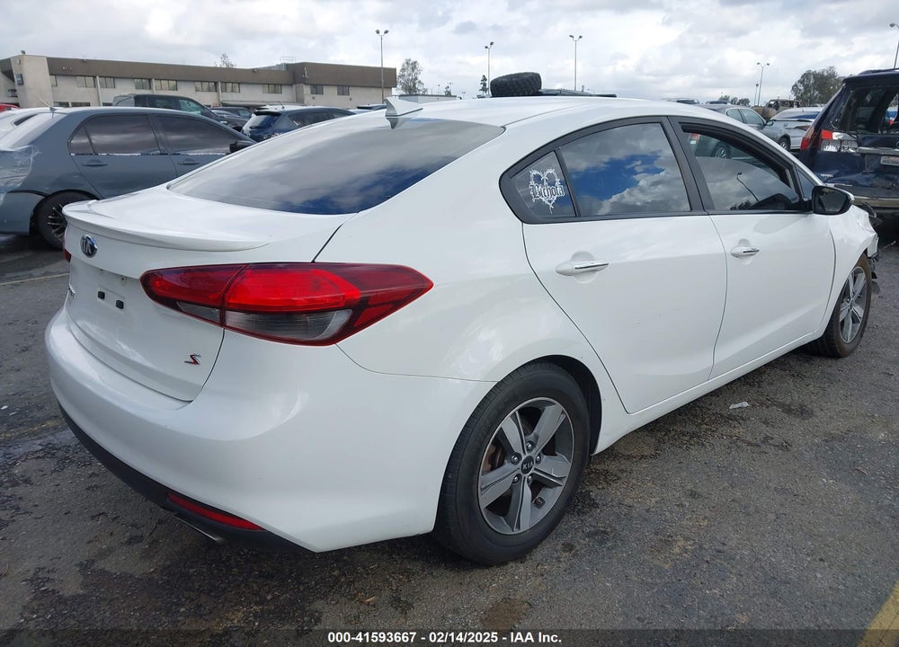 2018 KIA FORTE VIN: 3KPFL4A73JE176151