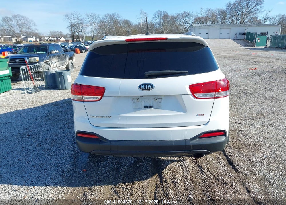 2016 KIA SORENTO 2.4L LX VIN: 5XYPG4A31GG117925