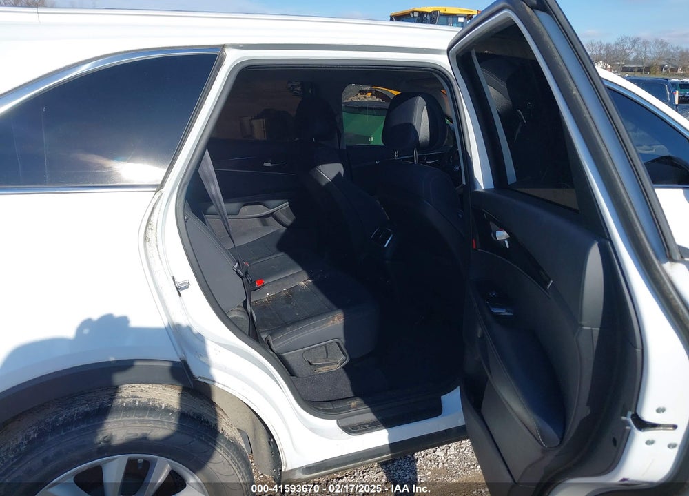 2016 KIA SORENTO 2.4L LX VIN: 5XYPG4A31GG117925