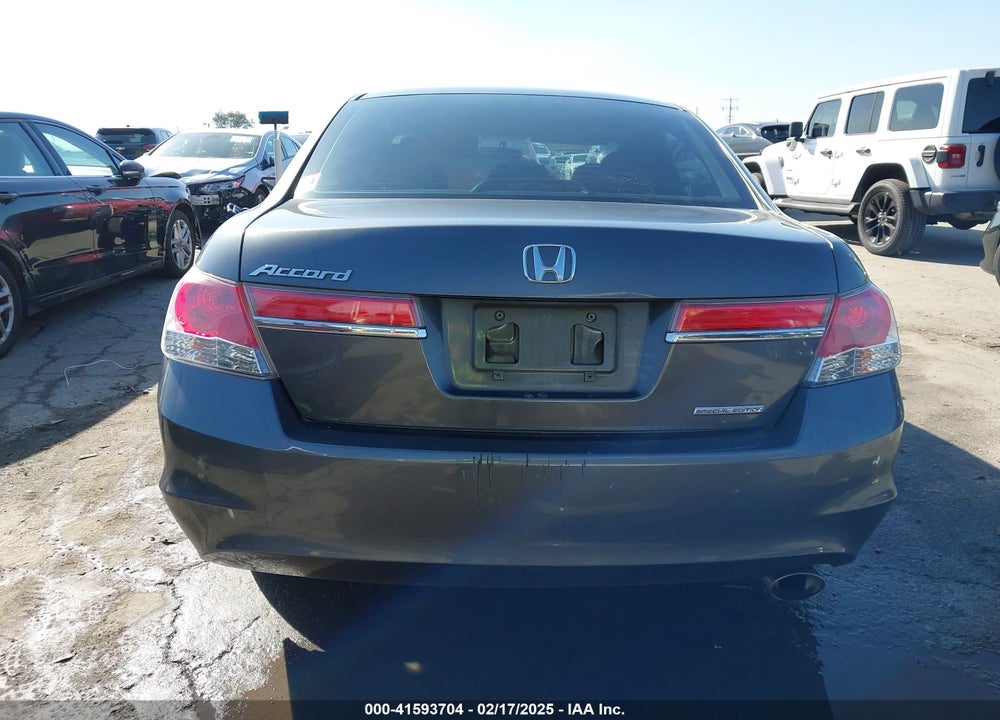 2011 HONDA ACCORD VIN: 1HGCP2F68BA112639
