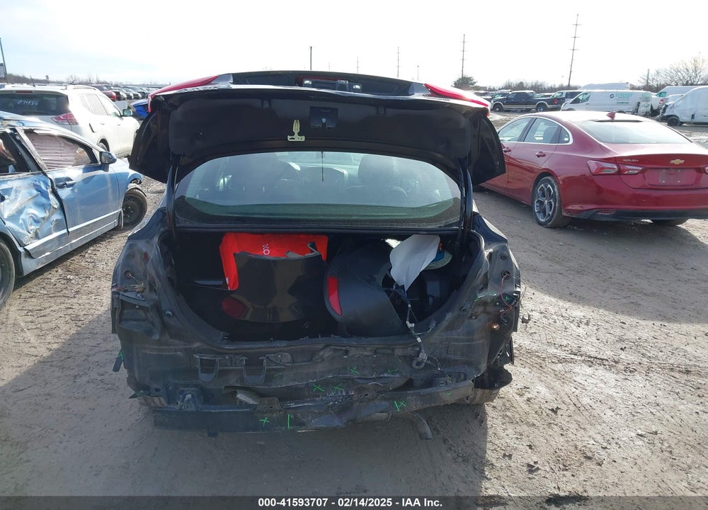 2018 FORD FOCUS VIN: 1FADP3H24JL255213