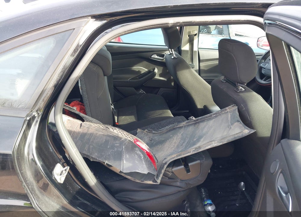 2018 FORD FOCUS VIN: 1FADP3H24JL255213