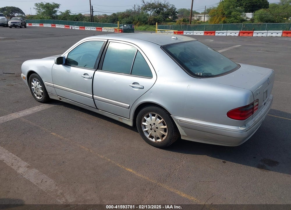 2001 MERCEDES-BENZ E 320 VIN: WDBJF65J81B338211