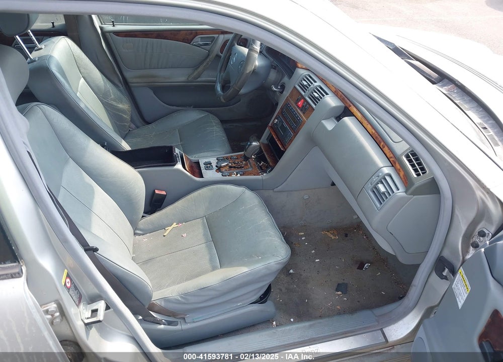 2001 MERCEDES-BENZ E 320 VIN: WDBJF65J81B338211