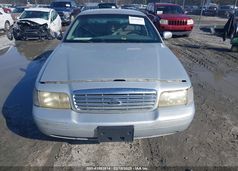 2000 FORD CROWN VICTORIA POLICE INTERCEPTOR VIN: 2FAFP71W5YX205639